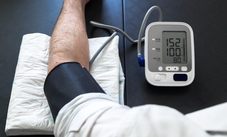 اندازه‌گیری فشار خون در خانه